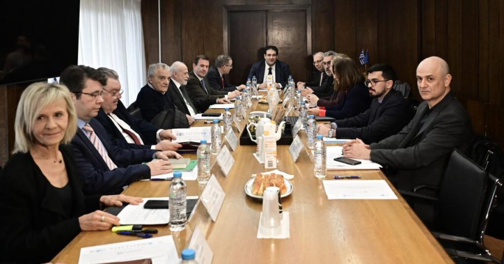 Η Ν.Δ. ψάχνει «σωσίβιο» στις εισαγόμενες ψήφους